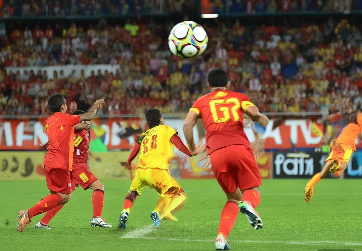2015亚洲杯中卡对决：激战高潮、球星风采与足球未来展望